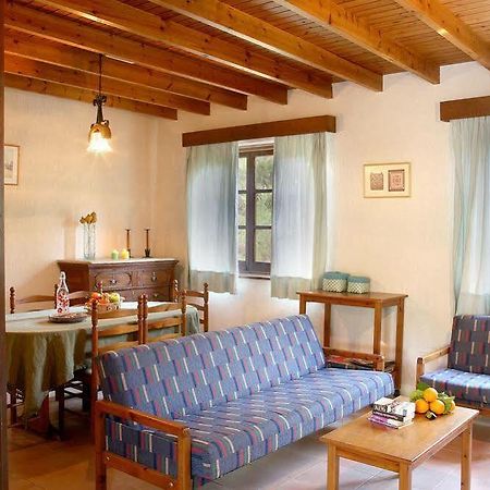 מיליו Anna Maria Villa מראה חיצוני תמונה