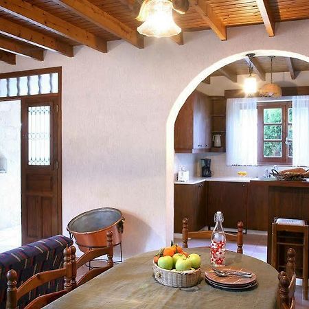 מיליו Anna Maria Villa מראה חיצוני תמונה